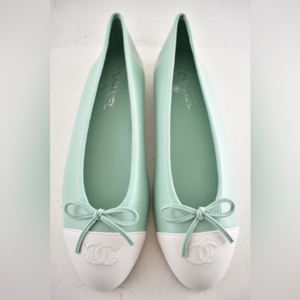 Chanel 26S Mint Green White Lambskin Leather CC Logo Ballet Ballerina Flat 37.5 - Picture 6 of 16